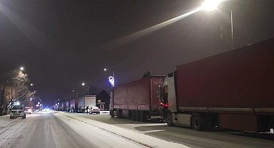 Erzincan-Sivas karayolu çığ nedeniyle bir süre ulaşıma kapandı