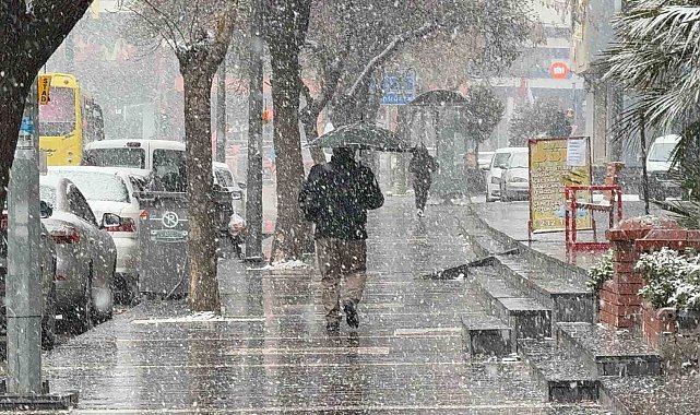 Gaziantep'te yoğun kar yağışı etkili oluyor