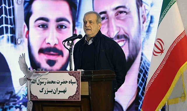 İran cumhurbaşkanından güvenlik güçlerine "protestolara müdahale etmeyin" talimatı