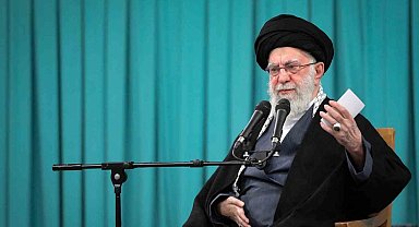 İran dini lideri Hamaney, protestolarda binlerce kişinin öldüğünü kabul etti