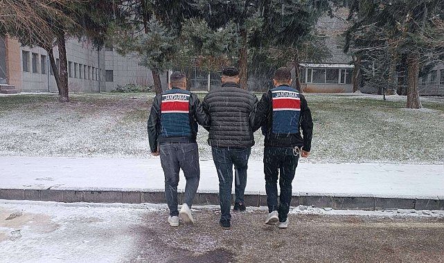 Kesinleşmiş 10'ar yıl cezayla aranan 2 şahıs yakalandı
