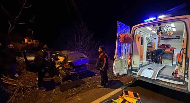 Kontrolden çıkan otomobil tarlaya girdi, sürücü yaralandı