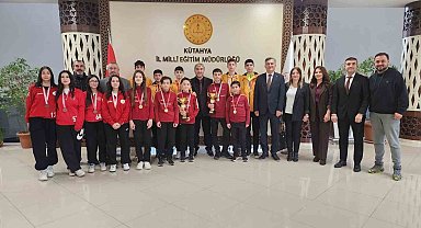 Kros müsabakalarında derece elde eden öğrencileri kabul etti