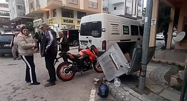 Manavgat'ta kamyonet ile motosiklet çarpıştı: 1 yaralı