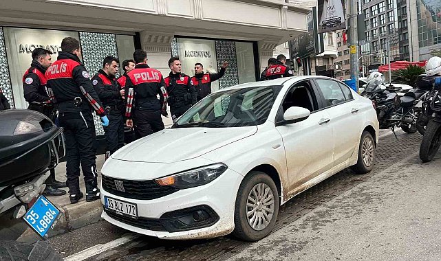Manisa'dan çaldıkları altını İzmir'de bozdurmak isteyen 2 şüpheliden biri yakalandı