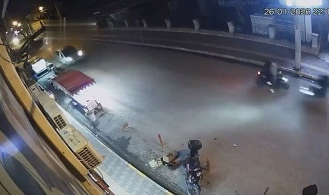 Mardin'de motosikletlerin çarpıştığı kaza güvenlik kamerasına yansıdı