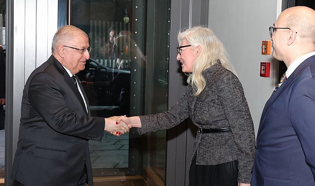 Milli Savunma Bakanı Güler, Türkiye'nin Berlin Büyükelçiliği'ni ziyaret etti