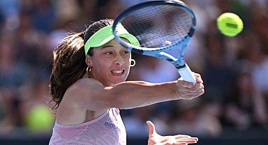 Milli tenisçi Zeynep Sönmez, Avustralya Açık'ta 2. tura yükseldi
