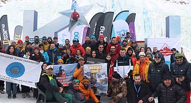 Palandöken Kayak Merkezi'nde Türkiye Buz Tırmanışı Şampiyonası gerçekleştirildi