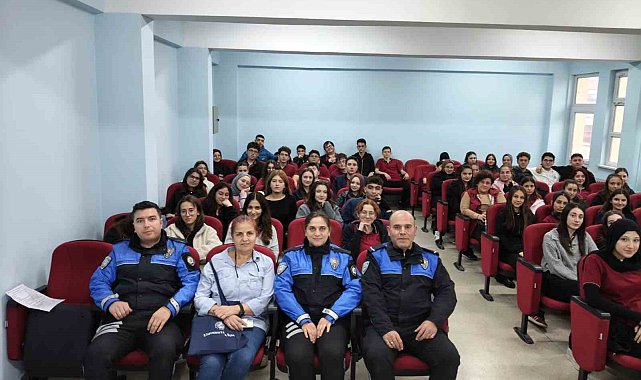 Polisten lise öğrencilerine yönelik eğitim