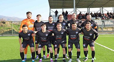 Selendi Belediyespor şampiyonluğa koşuyor