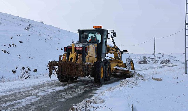 Sivas'ta 637 yerleşim yerinin yolu ulaşıma kapalı