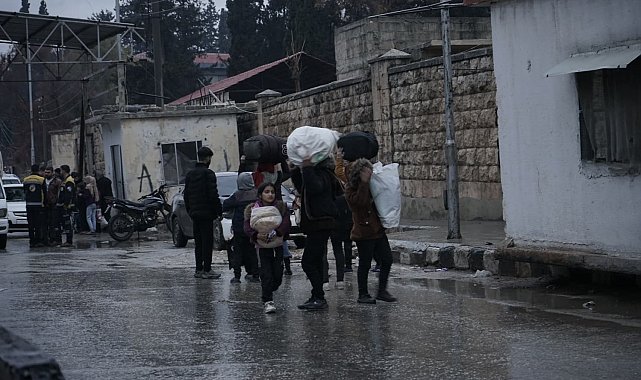 Suriye'de terör örgütü SDG'ye yönelik muhtemel saldırı öncesinde sivillerin tahliyesi sürüyor