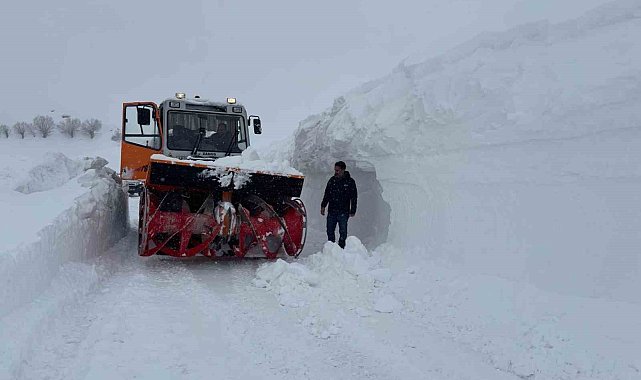 Tunceli'de kar kalınlığı 3,5 metreyi buldu