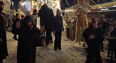 Uludağ'da yılbaşı kutlamasına damga vuran görüntü