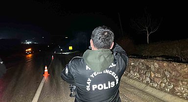 Uşak'ta otomobil şarampole devrilip takla attı: 1 ölü, 3 yaralı