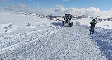 Yozgat'ta ekipler kar mesaisini aralıksız sürdürüyor