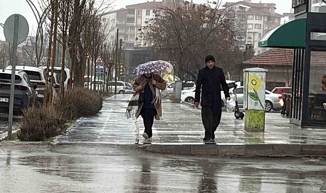 Aksaray'da rüzgar ve şiddetli yağmur etkili oluyor