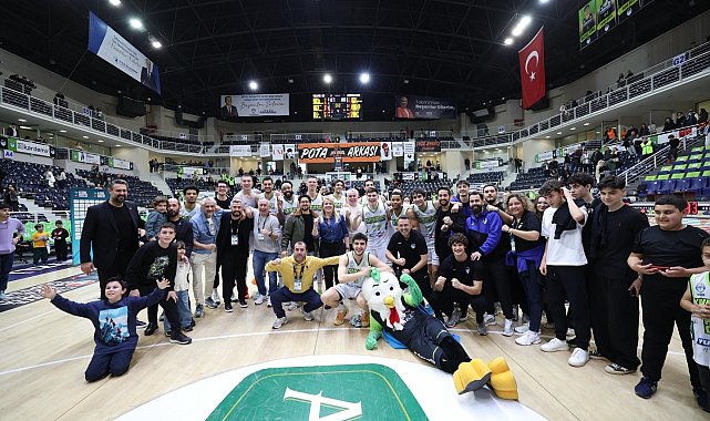 Anadolu Efes galibiyeti Merkezefendi'de yüzleri güldürdü