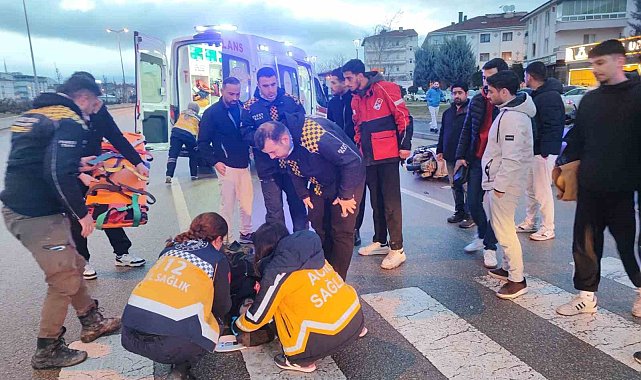 Ankara'da dengesini kaybeden motokurye yola savruldu