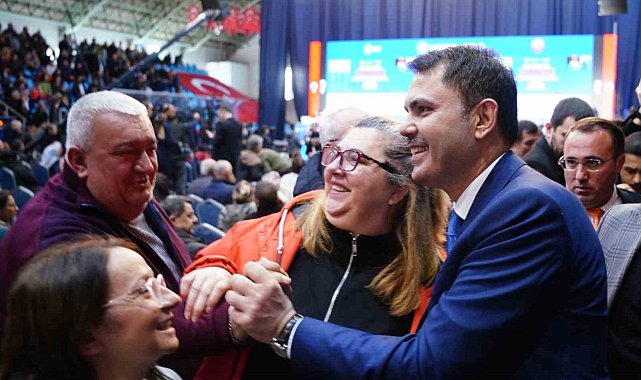 Bakan Kurum: "Türkiye zorluklar karşısında dimdik ayakta"