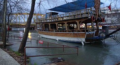 Barajlardan bırakılan su Manavgat Irmağı'ndaki su seviyesini yükseltti