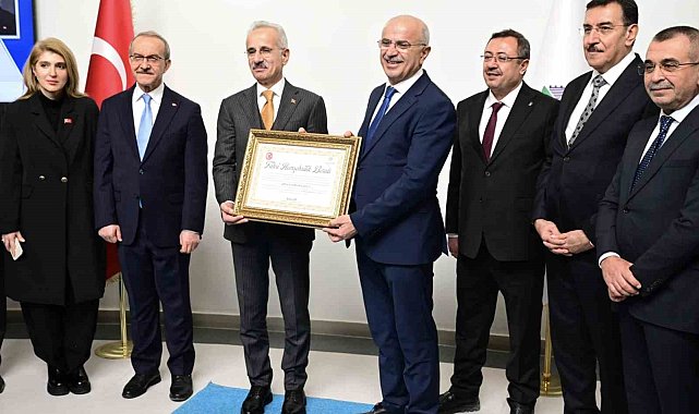 Başkan Er'den Bakan Uraloğlu'na "Fahri Hemşehrilik Beratı"