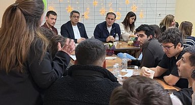 Bayındır Kaymakamı Murat Mete öğrencilerle iftarda buluştu