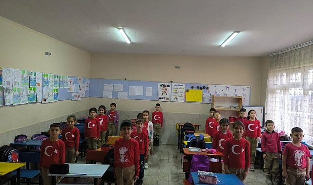 Bayındır'da okullarda 2'inci dönem "Bayrak Sevgisi" temalı etkinliklerle başladı