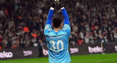 Beşiktaş taraftarından kaleci Ersin'e önce tepki, sonra destek