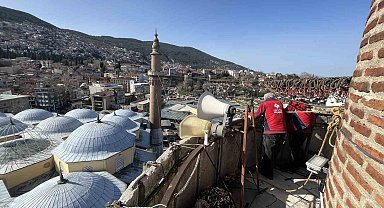 Bursa Ulu Cami'ye Ramazan mahyası: 'Kul hakkından sakın'