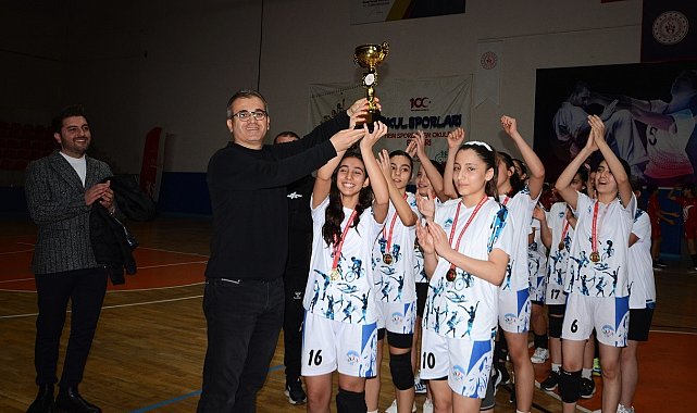 Büyükşehir Spor A.Ş. Kız Hentbol Takımı, Kayseri İl Birincisi oldu