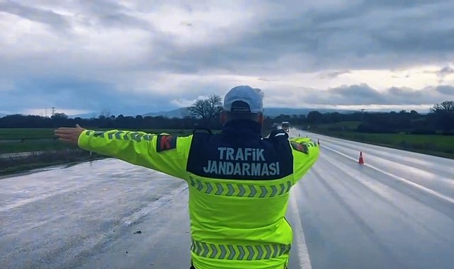 Çanakkale'de jandarmadan sürücülere ve yolculara denetim