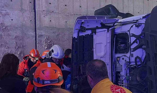 Çankırı'da devrilen tırdaki 4 kişi yaralandı