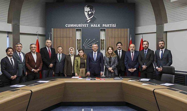 CHP Genel Başkanı Özel, Diyarbakır Kent Koruma ve Dayanışma Platformu temsilcileriyle bir araya geldi