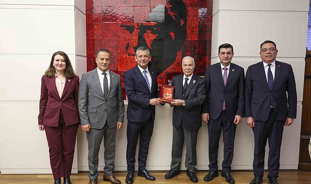 CHP Genel Başkanı Özel, şehit ve gazi dernek temsilcileriyle bir araya geldi