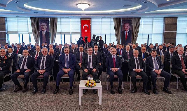 Cumhurbaşkanı Yardımcısı Yılmaz: "Sadece metropol şehirlerin enerjisiyle Türkiye Yüzyılı'nı gerçekleştiremeyiz"