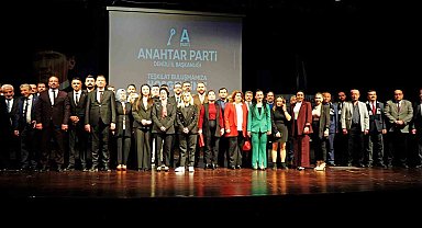 Denizli Anahtar Parti üyeleri düzenlenen törende bir araya geldi