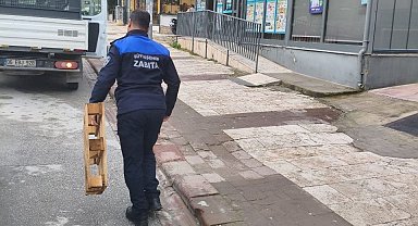 Denizli'de zabıta ekipleri yol ve kaldırım işgallerine geçit vermiyor