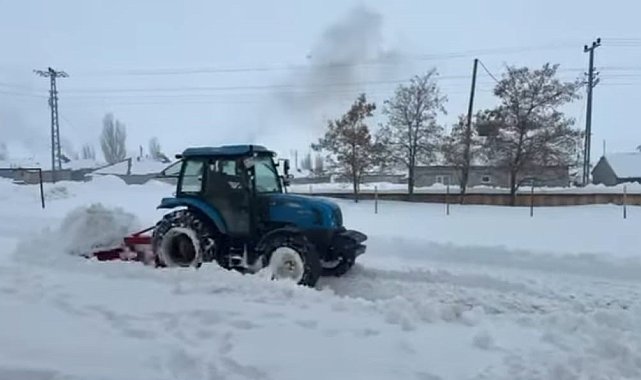 Diyadin'de kar engel olamadı, köy harekete geçti