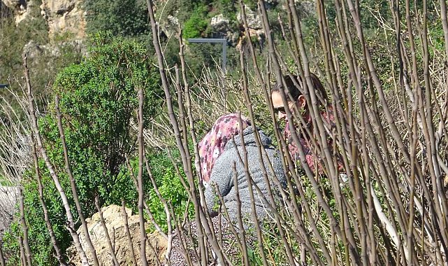 Engelli oğlu için falezlere çıktı, 2 saatte ikna edildi