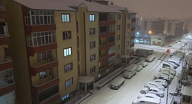 Erzurum merkezde taşımalı eğitime kar yağışı nedeniyle bir gün ara