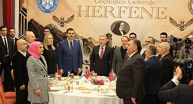 Erzurumlular İzmir'de düzenlenen herfene gecesinde buluştu