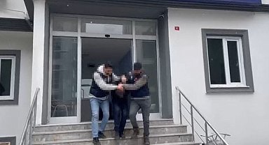 Eşini, çocuklarının gözü önünde bıçaklayarak öldüren adam adliyeye sevk edildi
