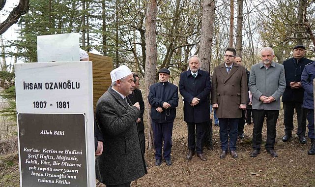 Halk Ozanı İhsan Ozanoğlu vefatının 45. yılında dualarla anıldı