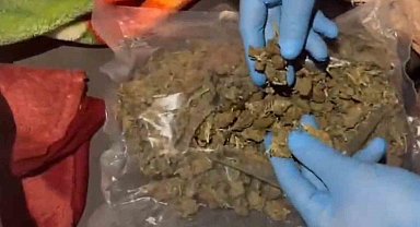 Hatay'da tırın yatak kısmından 5 kilo uyuşturucu çıktı