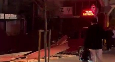 İstanbul'da fırtınada bazı binaların çatıları uçtu