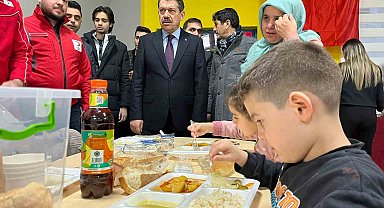 İzmir'de örnek proje: Yükümlüler her gün 2 bin kişiye iftar hazırlıyor