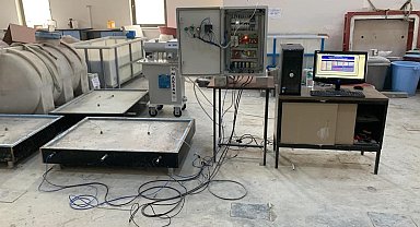 Kar ve buzlanmaya karşı ısınabilen beton