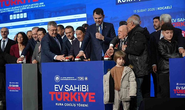 Kocaeli'de 10 bin 340 sosyal konutun kura çekimi Bakan Kurum'un katılımıyla yapıldı